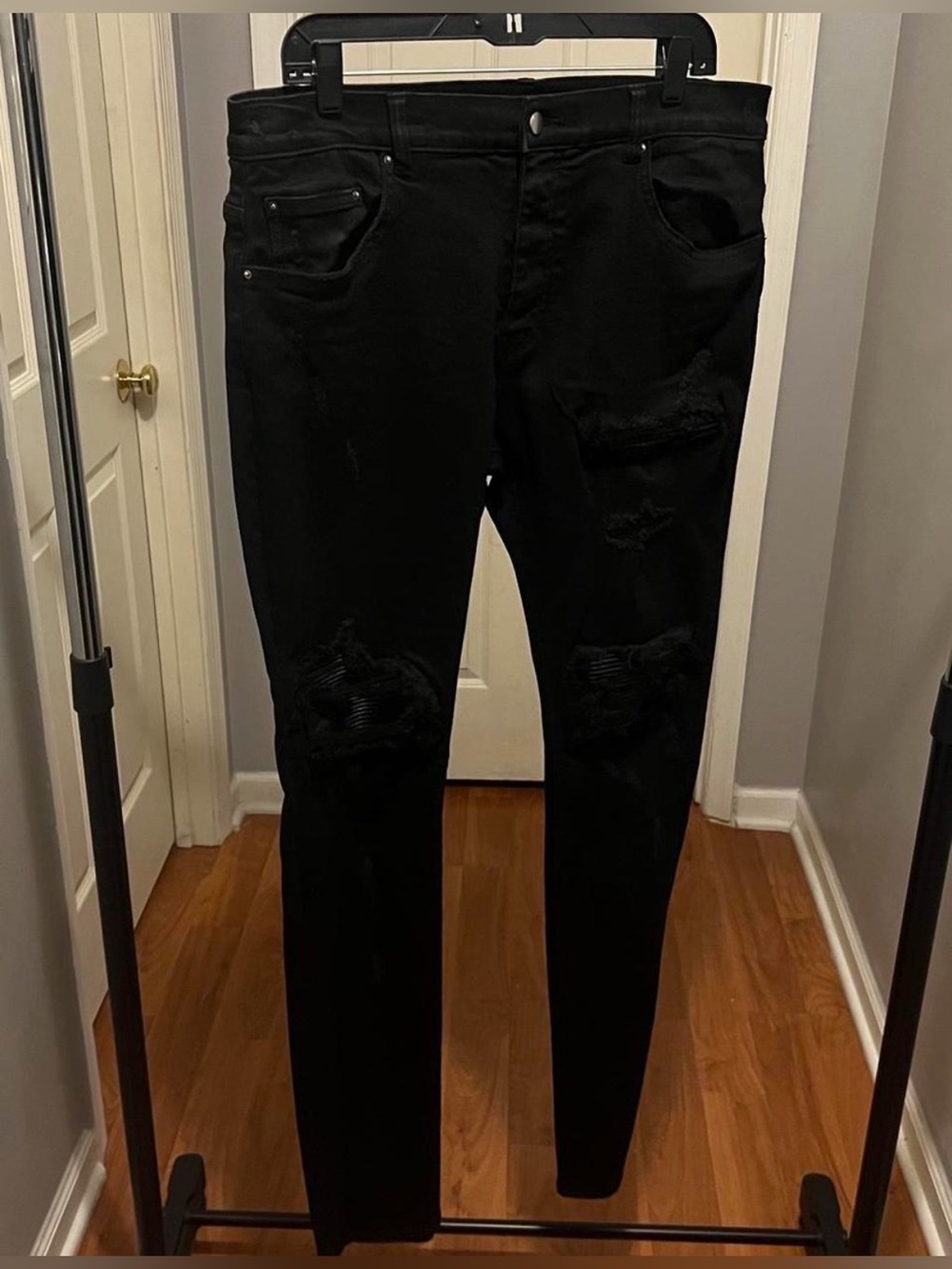 AMIRI Black Skinny-Fit Stretch-Denim Jeans. Size 34